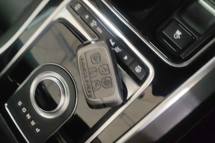 Used Jaguar XE 2018 2.0T 300 PS All-Wheel-Drive R-Sport Sport Edition