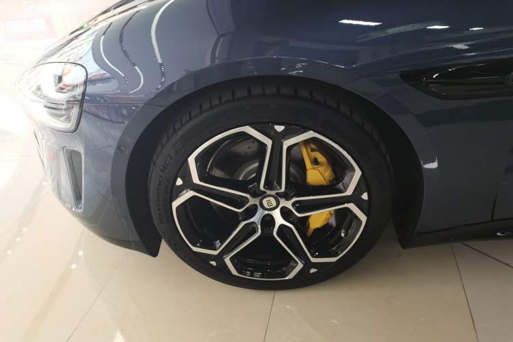 Used  SU7 2024 Four-Wheel Drive Ultra-Long Range Advanced Intelligent Driving Max Edition
