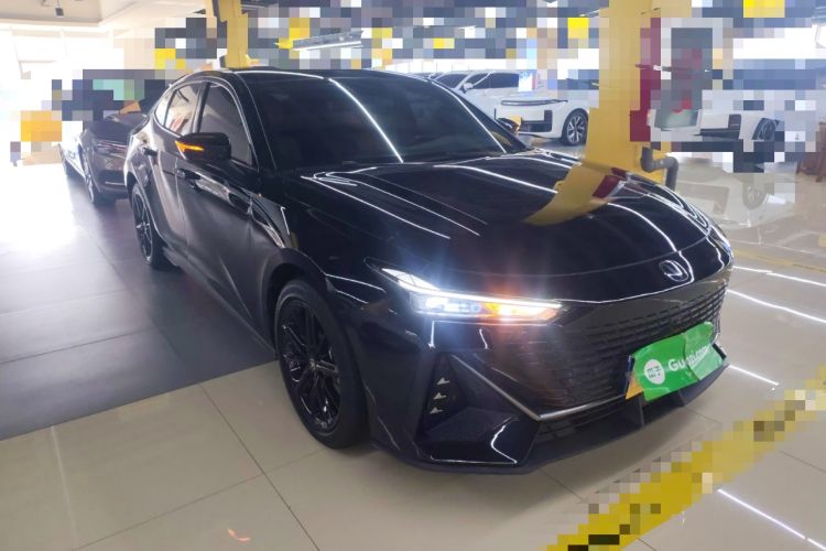 Used Changan UNI-V 2022 1.5T Prestige Version