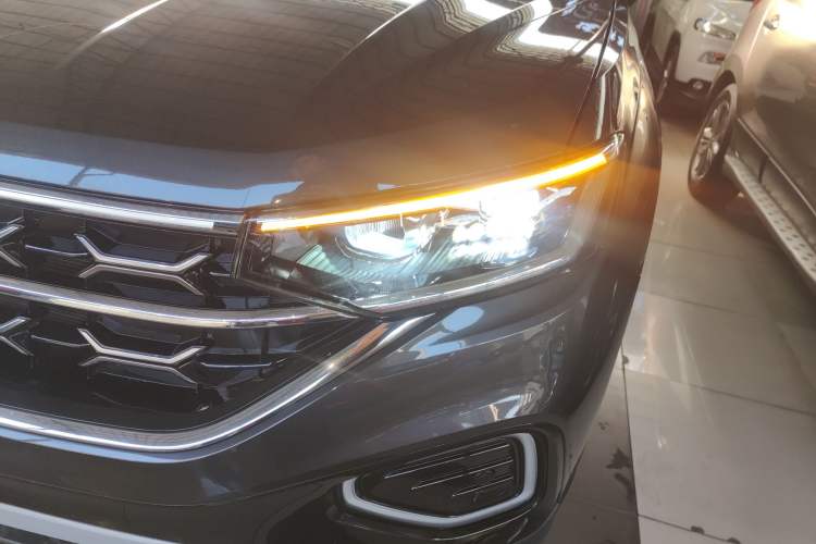 Used Volkswagen Tayron 2024 300TSI Two-Wheel-Drive Luxury Plus Advanced Version
