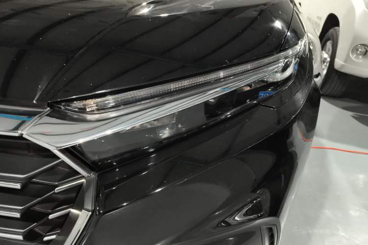 Used Honda CR-V 2023 240TURBO Two-Wheel-Drive Luxury Version 5 Seats
