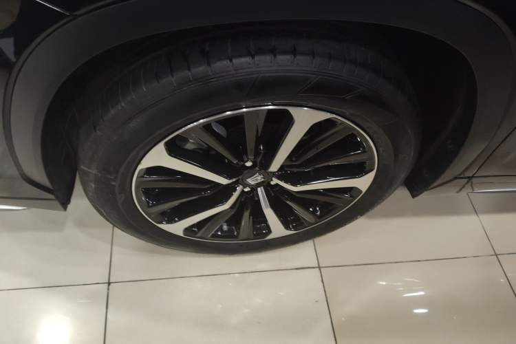 Used Toyota Crown Land Cruiser 2023 2.5L HEV Four-Wheel Drive Prestige Edition
