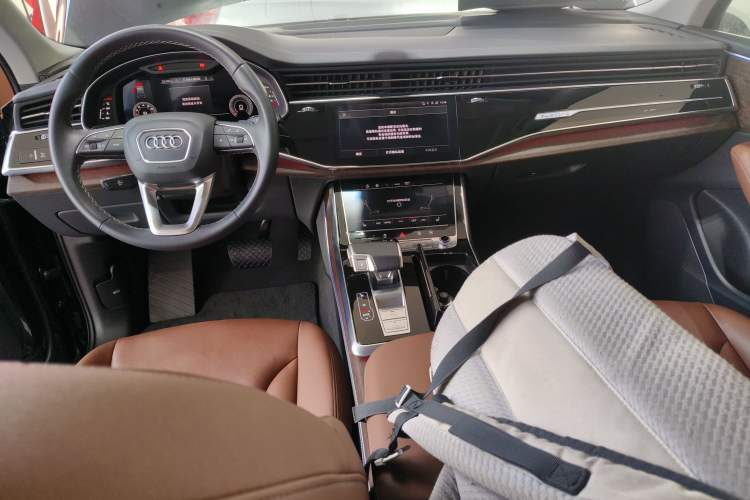 Used Audi Q7 2024 45 TFSI quattro S line Black Warrior Edition
