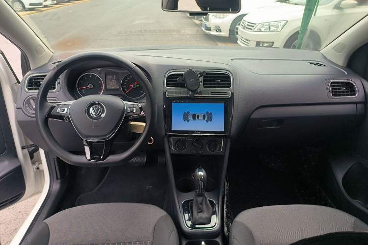 Used Volkswagen Polo 2016 1.6L Automatic Comfort Model