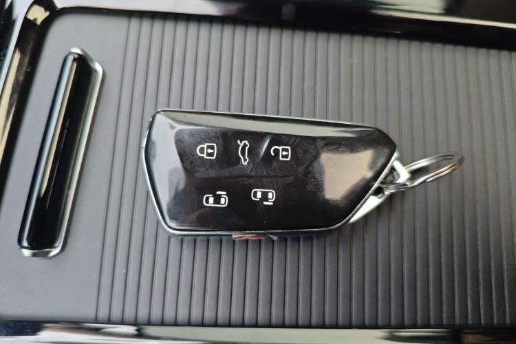 Used Volkswagen Viloran 2024 380TSI Premium Edition
