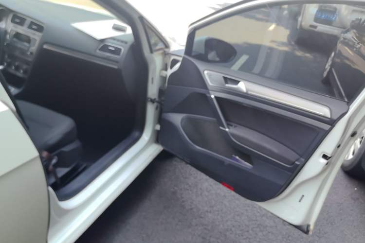 Used Volkswagen Golf 2015 1.6L Automatic Comfort Model
