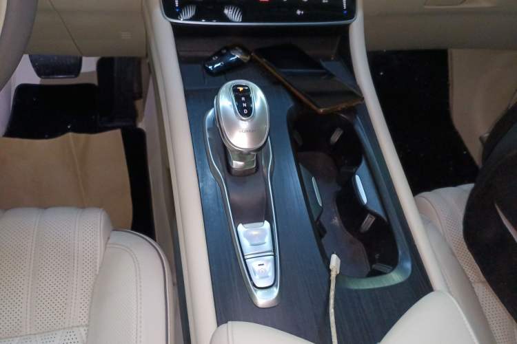 Used VOYAH Dream 2024 PHEV Ultra-Long Range Flagship Edition
