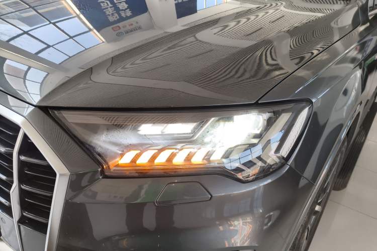 Used Audi Q7 2020 55 TFSI quattro S line sports model