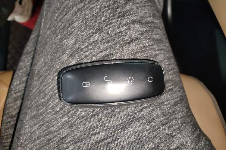 Used Denza D9 2022 DM-i 970 Four-Wheel Drive Flagship Model