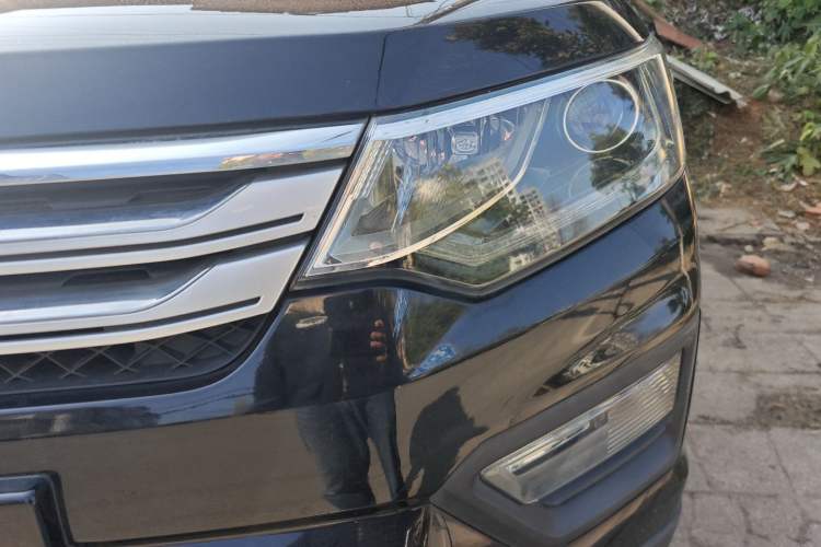 Used Oshan CX70 2016 1.6L manual luxury version
