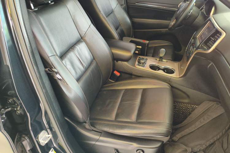 Used  Grand Cherokee (Import) 2014 3.0L Comfort Navigation Edition
