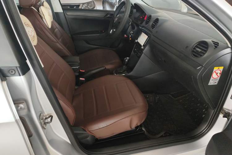 Used Volkswagen Jetta 2013 1.6L Automatic Fashion Model
