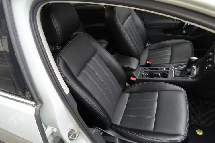 Used Volkswagen Golf 2020 Zhiai Edition 200TSI DSG Comfortable & Ambitious Version