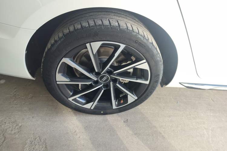 Used Audi A4L 2023 40 TFSI Luxury Dynamic Model
