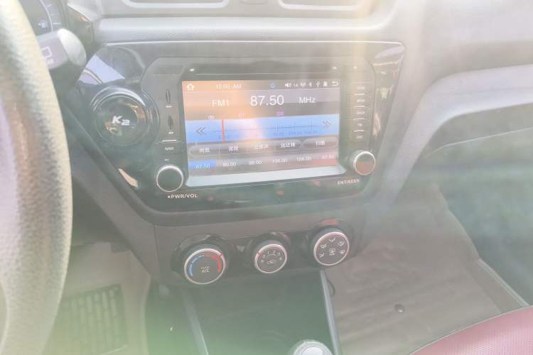 Used Kia K2 2015 Hatchback 1.4L AT GLS Cool Edition
