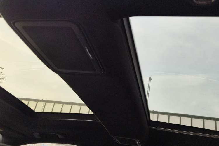 Used Mercedes-Benz E-Class 2015 E 260 L Sport & Fashion Model
