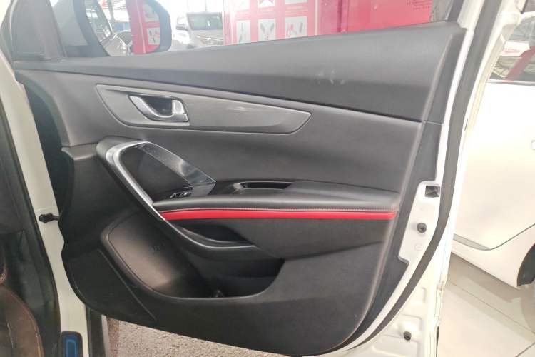 Used Changan CS55 2017 1.5T Manual Colorful Edition
