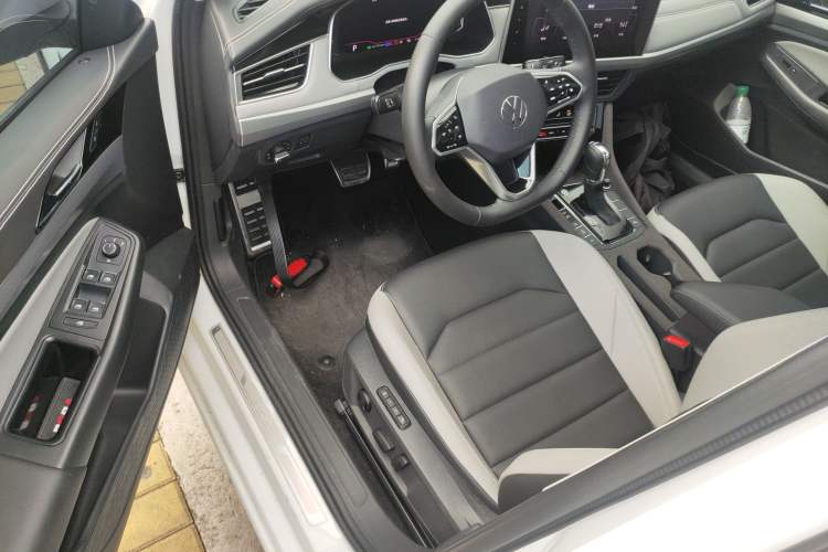 Used Volkswagen Bora 2023 300TSI DSG Prestige Edition
