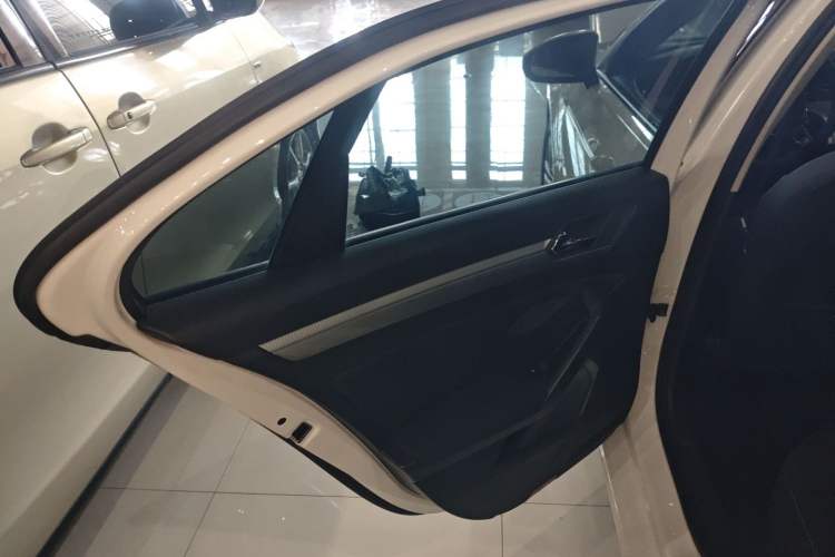 Used Volkswagen Lamando 2019 230TSI DSG Fashion Edition China VI
