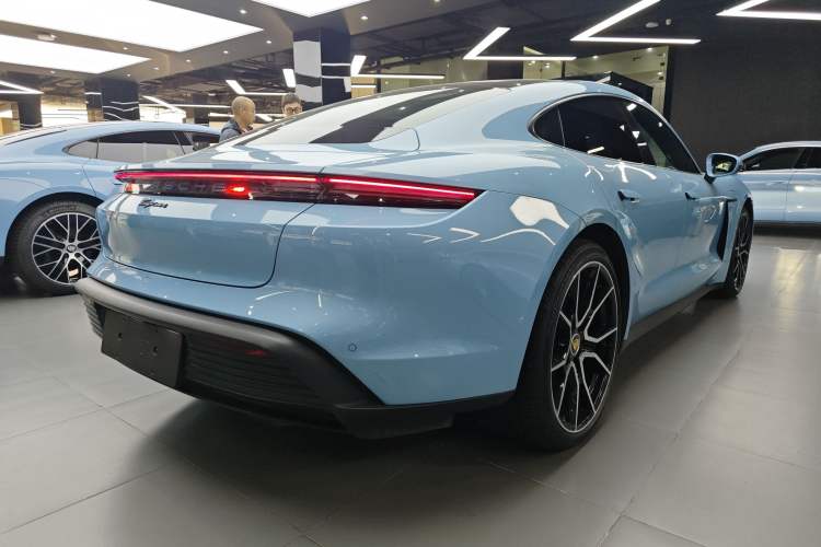 Used Porsche Taycan 2022-Year Updated Taycan
