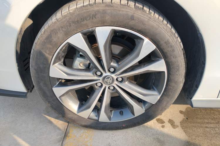 Used Toyota Granvia 2023 2.5L Hybrid Prestige PLUS Edition