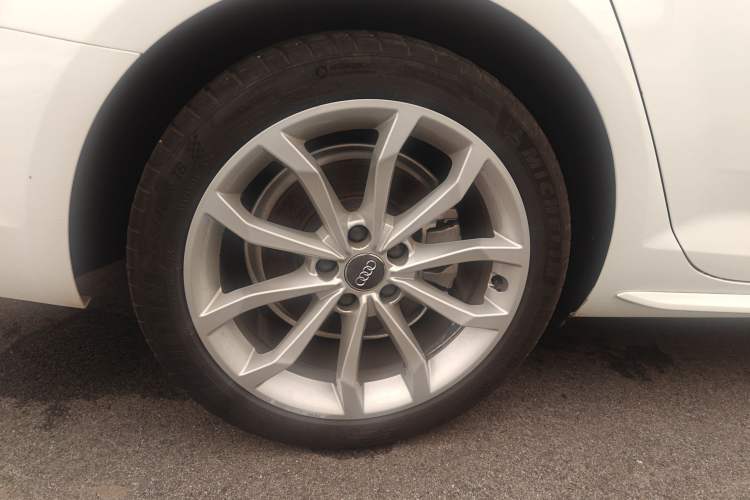 Used Audi A4L 2018 30th Anniversary Edition 40 TFSI Fashion Model
