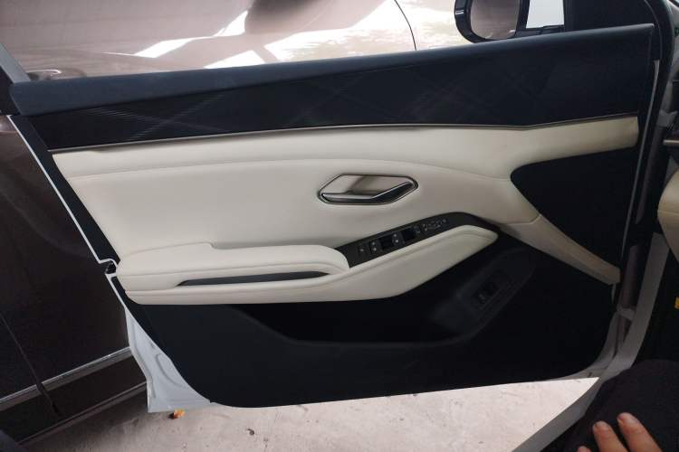 Used BYD Qin L 2024 DM-i 120KM Beyond Model
