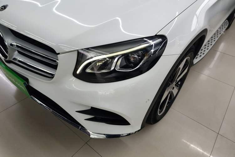 Used Mercedes-Benz GLC 2018 GLC 260 4MATIC Luxury Model
