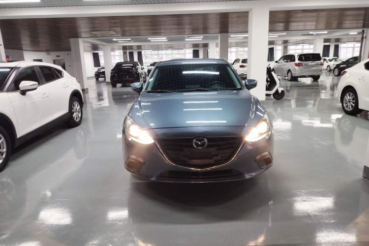 Used Mazda Mazda 3 Axela 2014 Sedan 1.5L Manual Comfort Model