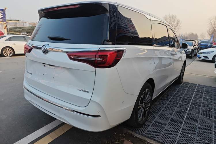 Used Buick GL8 2021 ES Landtrek 653T Luxury Model
