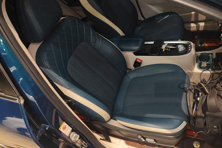 Used ORA Good Cat 2022 Morandi Edition 400km Standard Range Premium Version Lithium-Ion Battery