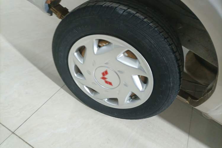 Used Wuling Rongguang 2011 1.2L Base Version
