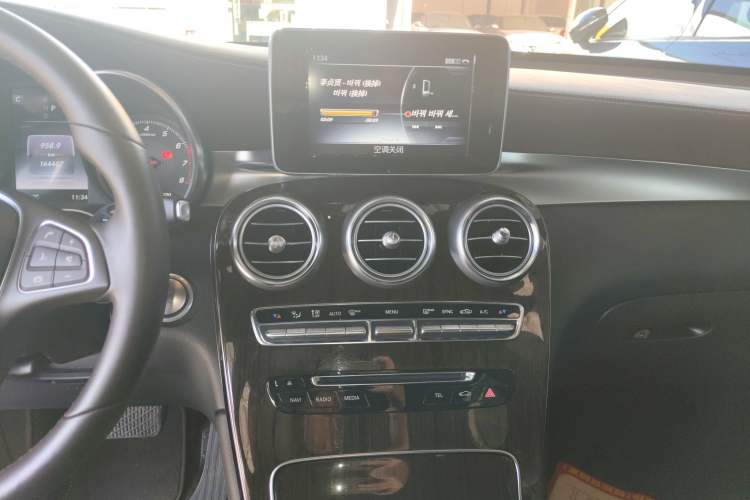 Used Mercedes-Benz GLC 2016 GLC 260 4MATIC Luxury Model
