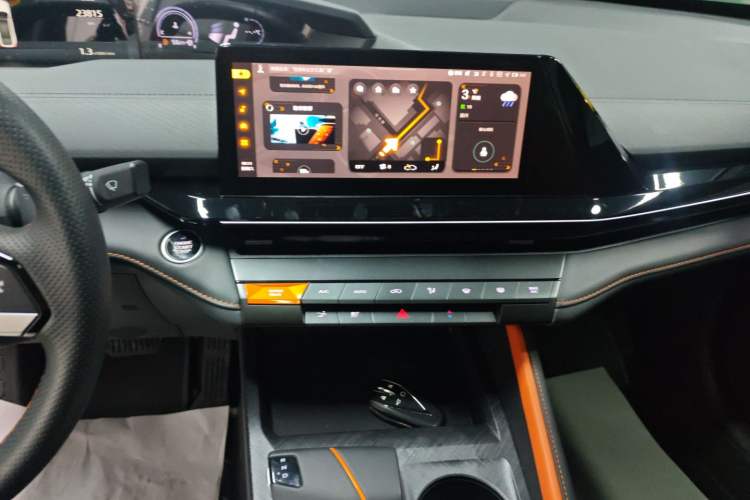 Used Changan UNI-V 2022 1.5T Prestige Version