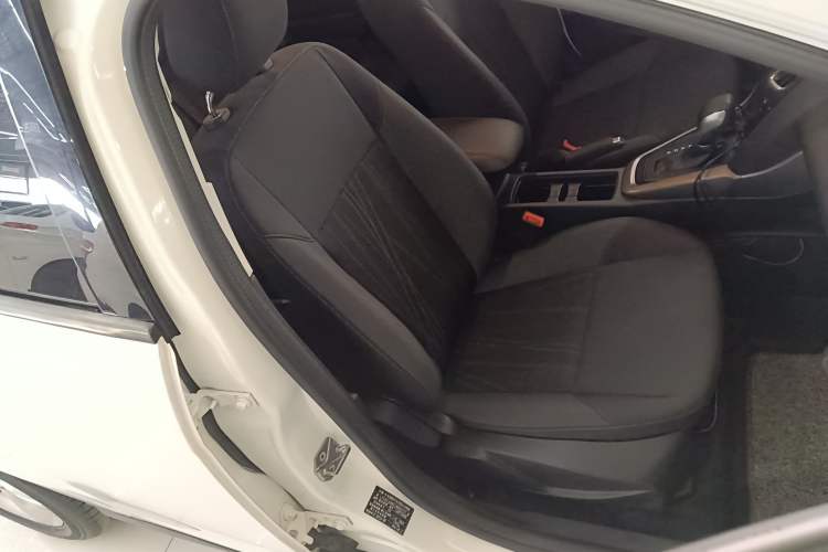 Used Ford Focus 2018 Hatchback Classic 1.6L Automatic Comfort Plus SmartDrive Edition
