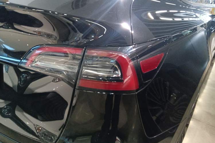 Used Tesla Model Y 2023 Rear-Wheel-Drive Version
