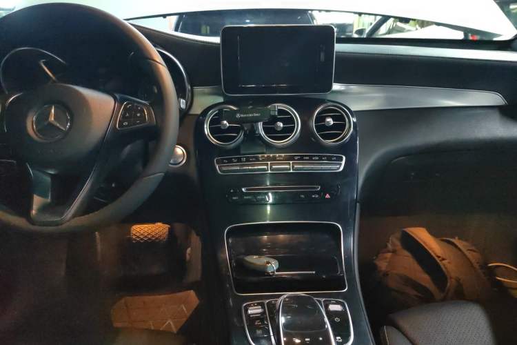 Used Mercedes-Benz GLC 2017 GLC 200 4MATIC
