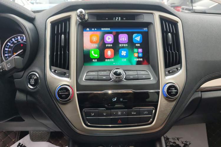 Used Changan CS95 2017 2.0T Two-Wheel Drive Zhituo Edition
