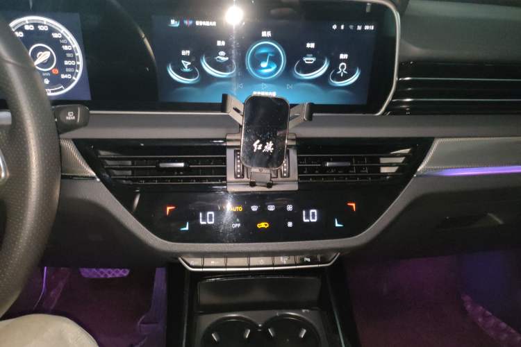 Used Hongqi HS5 2022 Revised Version 2.0T Smart Connect Flagship Edition
