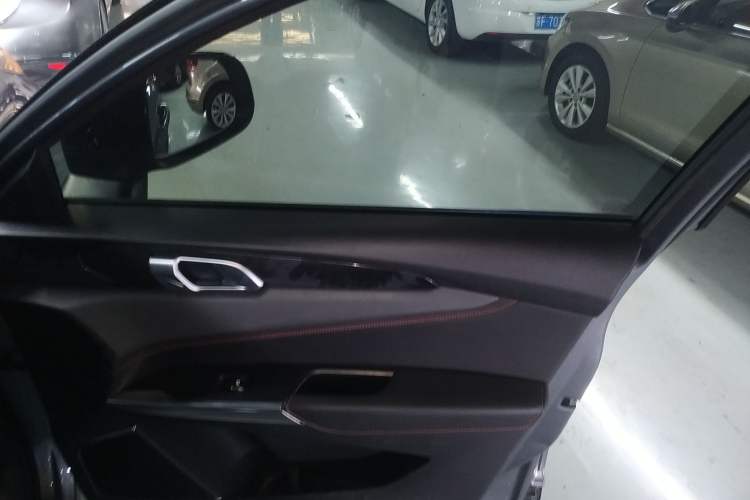 Used Lynk & Co 01 2019 2.0T Two-Wheel Drive Zhaopu Version China VI Standard
