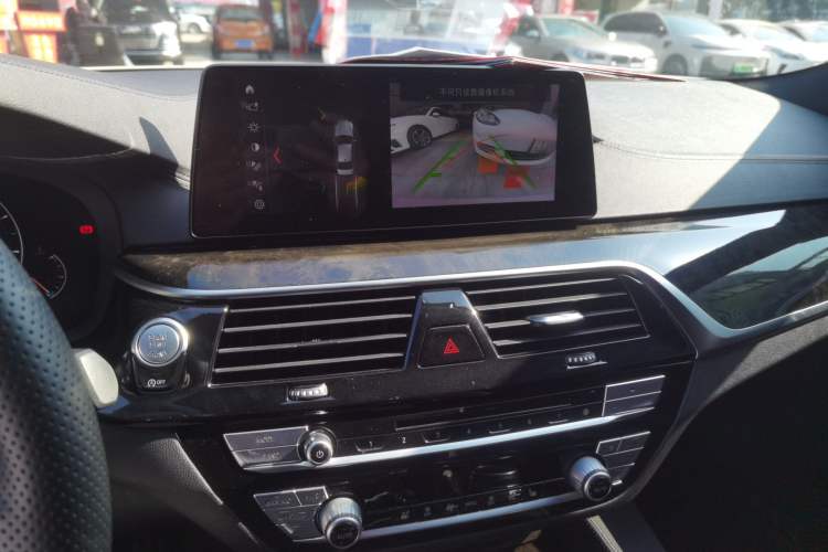 Used BMW 5 Series 2019 Facelifted 530Li Leading Edition M Sport Package
