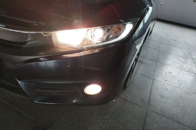 Used Honda Civic 2016 220TURBO CVT Luxury Edition
