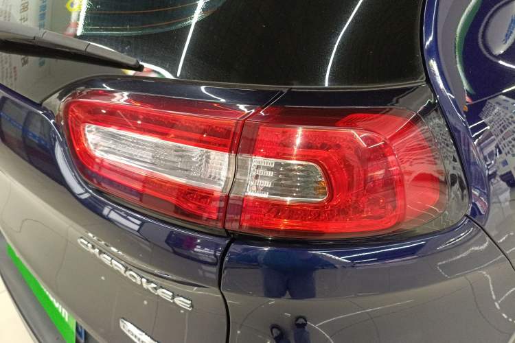 Used  Cherokee 2016 2.0L Superior Edition
