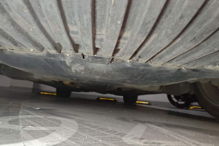 Used Mercedes-Benz E-Class New Energy 2023 E 350 e L Plug-in Hybrid Sedan
