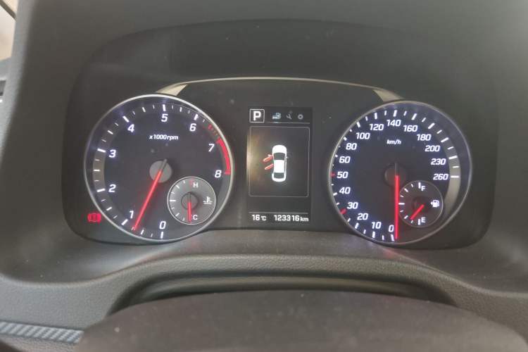 Used Hyundai Elantra 2016 1.4T Dual-Clutch Xuan Dong · Dynamic Version
