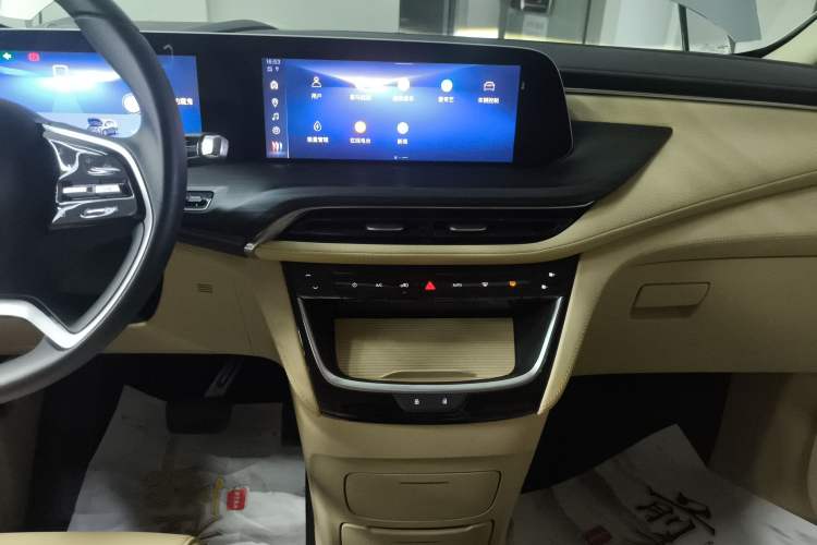 Used Buick GL8 New Energy 2025 Lushang First-Drive Edition 7-Seater
