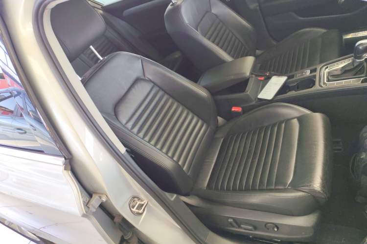 Used Volkswagen Magotan 2018 330TSI DSG Advanced Model
