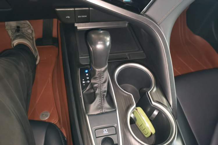 Used Toyota Camry 2021 2.0G Luxury Edition
