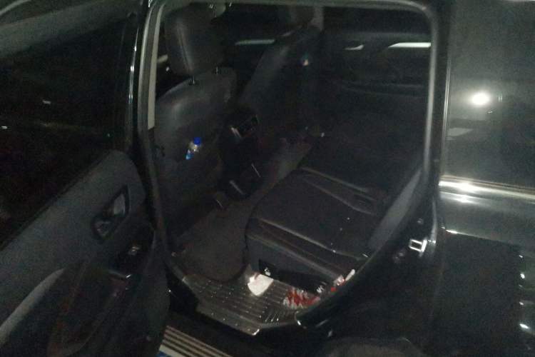 Used Toyota Highlander 2018 2.0T Four-Wheel Drive Luxury Edition 7 Seats China V Emission Standard
