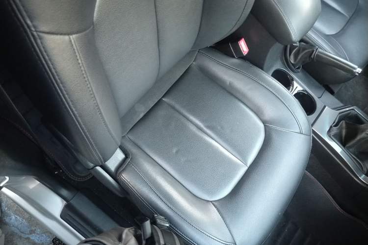 Used Great Wall Wingle 5 2017 2.0T European-spec Diesel Two-Wheel-Drive Entry-Level Big Double-Cab GW4D20D
